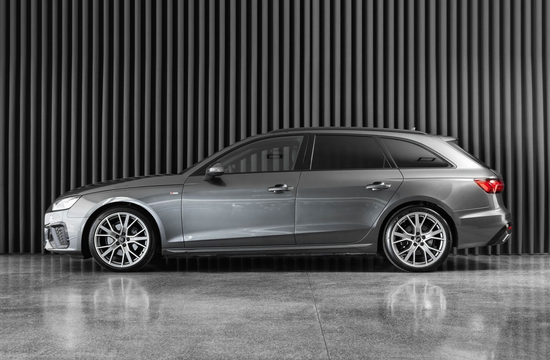 AUDI A4 40 TDI S line S tronic
