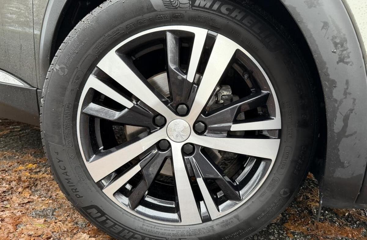 PEUGEOT 5008 1.5 BlueHDi Allure Pack EAT8