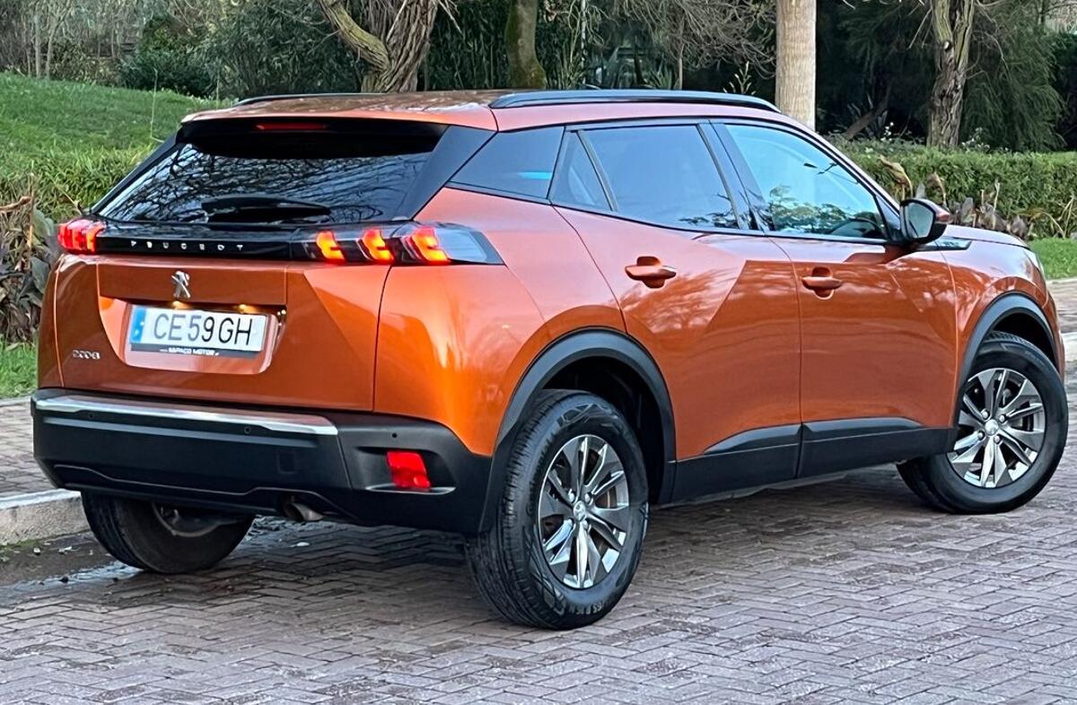 PEUGEOT 2008 1.2 PureTech GT