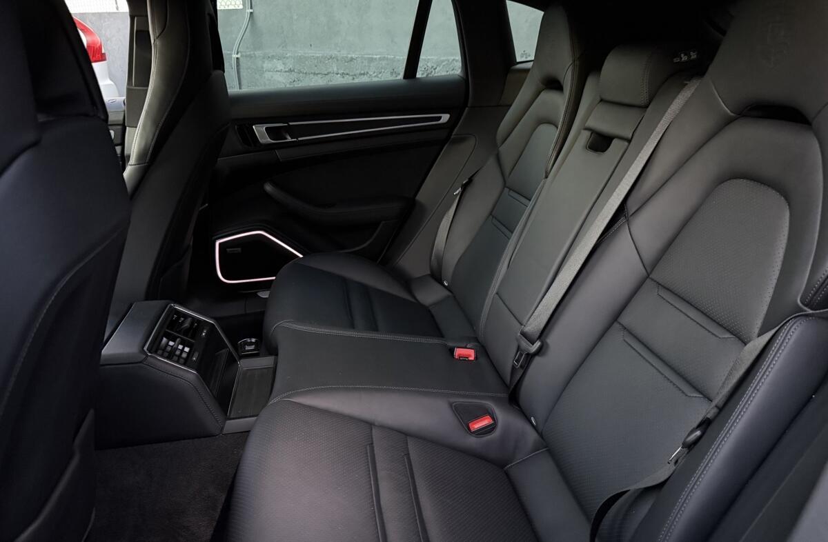 PORSCHE Panamera 4 E-Hybrid