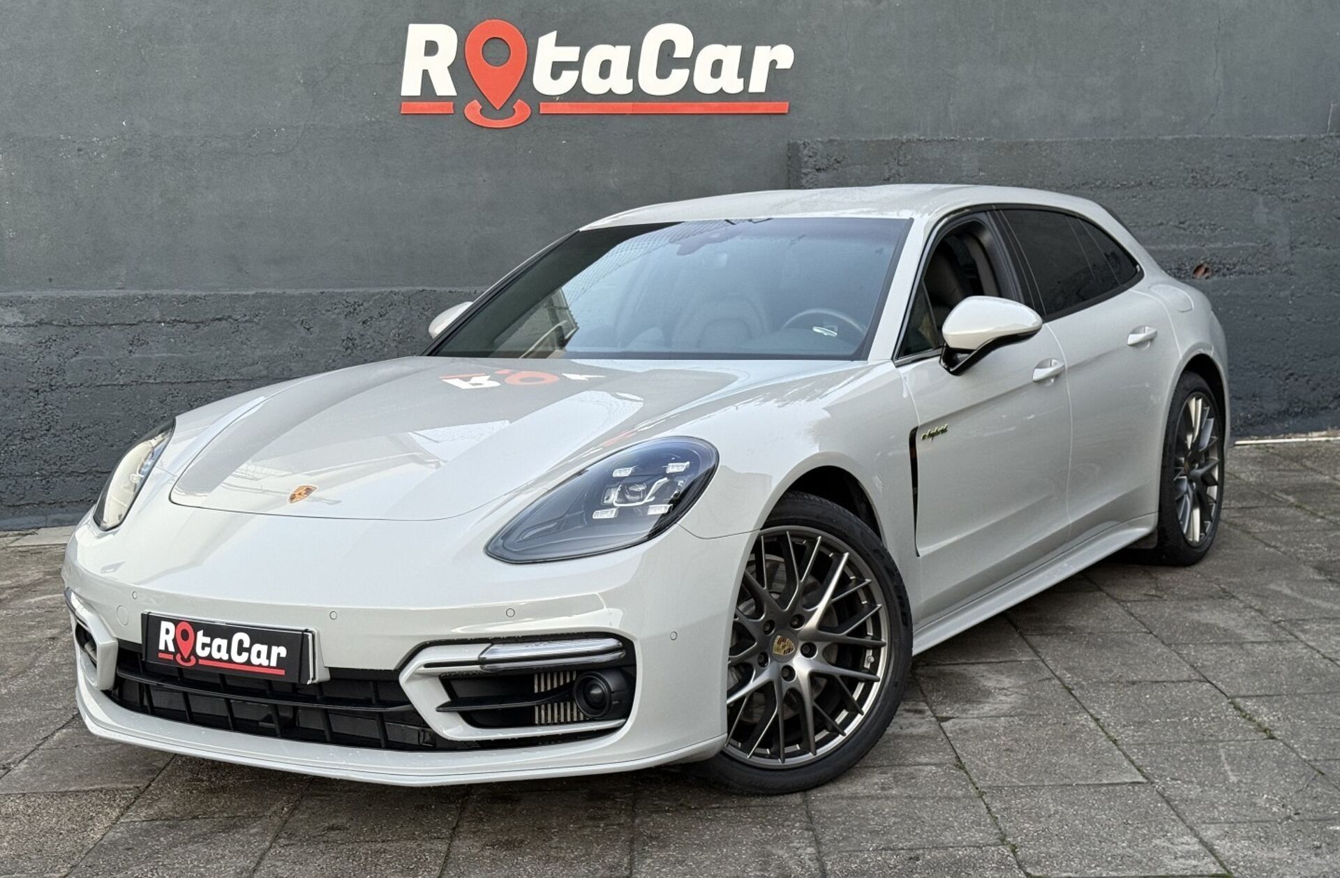 PORSCHE Panamera 4 E-Hybrid