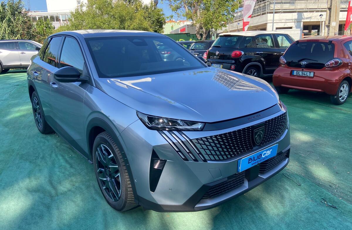 PEUGEOT 3008 1.2 Hybrid Allure e-DCS6