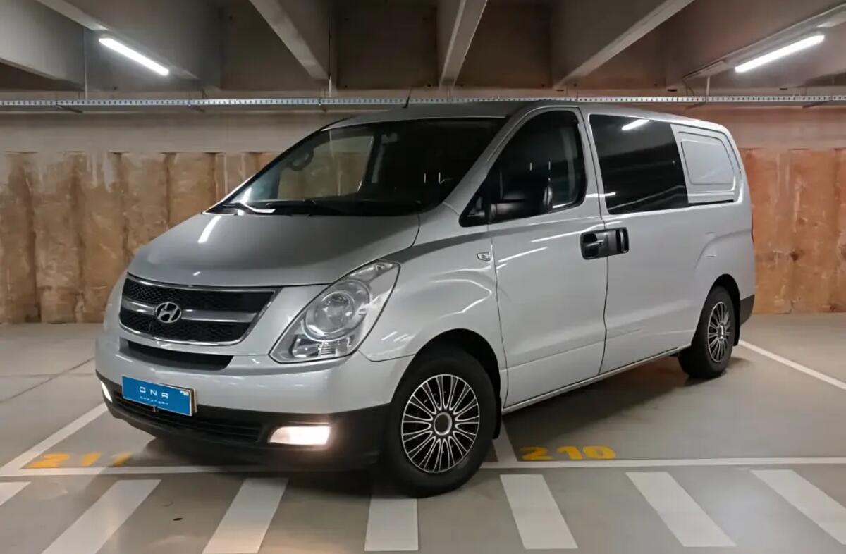 HYUNDAI H1 Starex 2.5 CRDi
