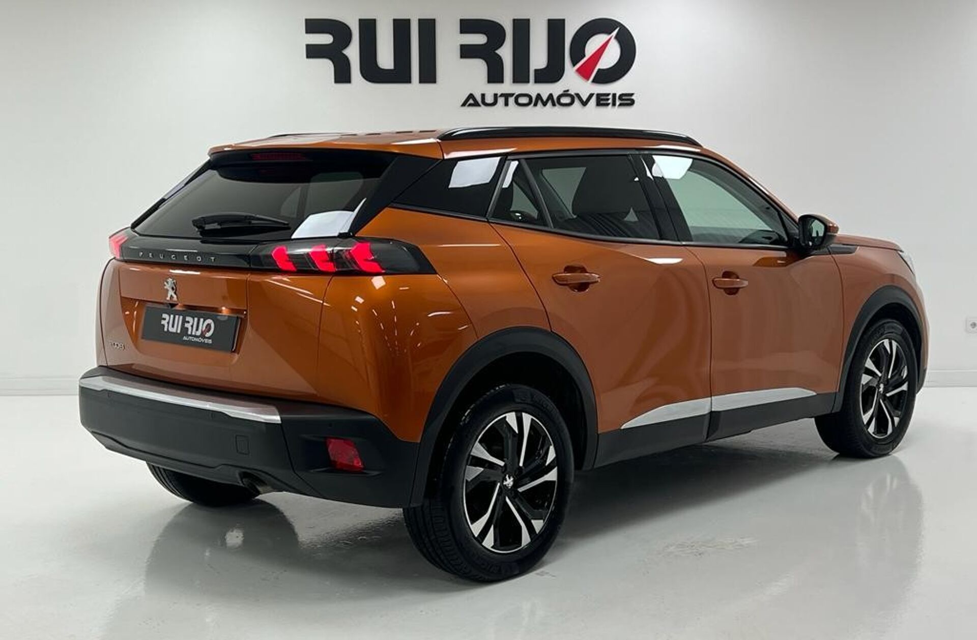 PEUGEOT 2008 1.2 PureTech Allure