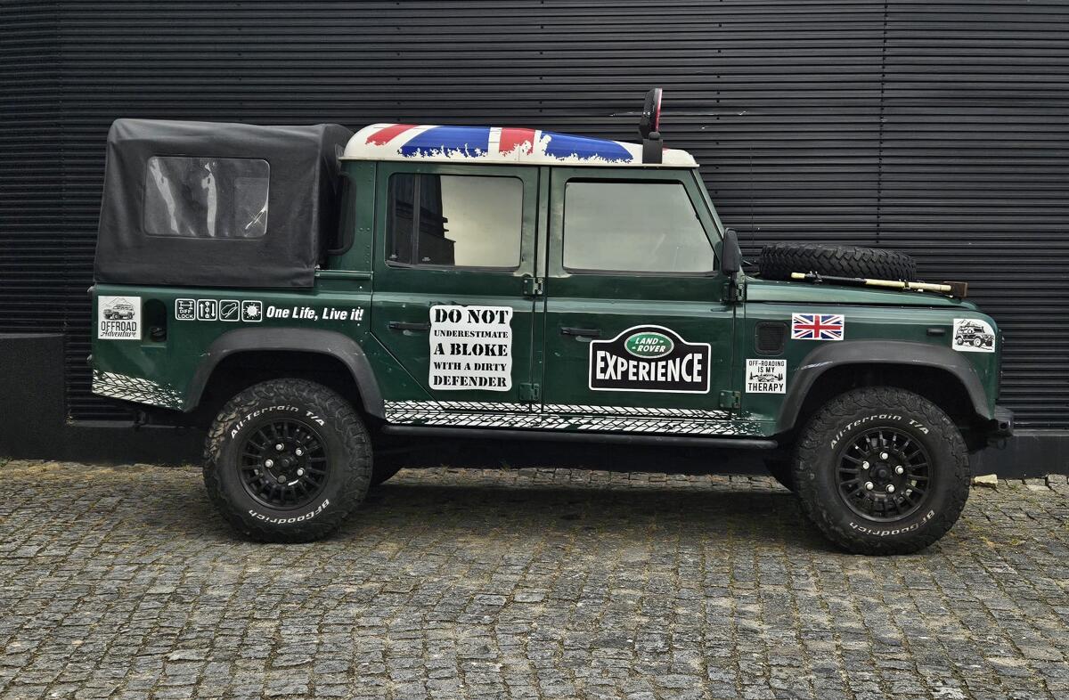 LAND ROVER Defender 130 CC 2.5 Td5 E