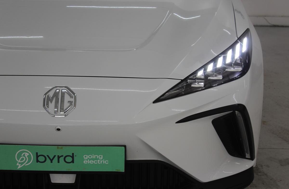 MG MG4 77 kWh Extended Range Luxury