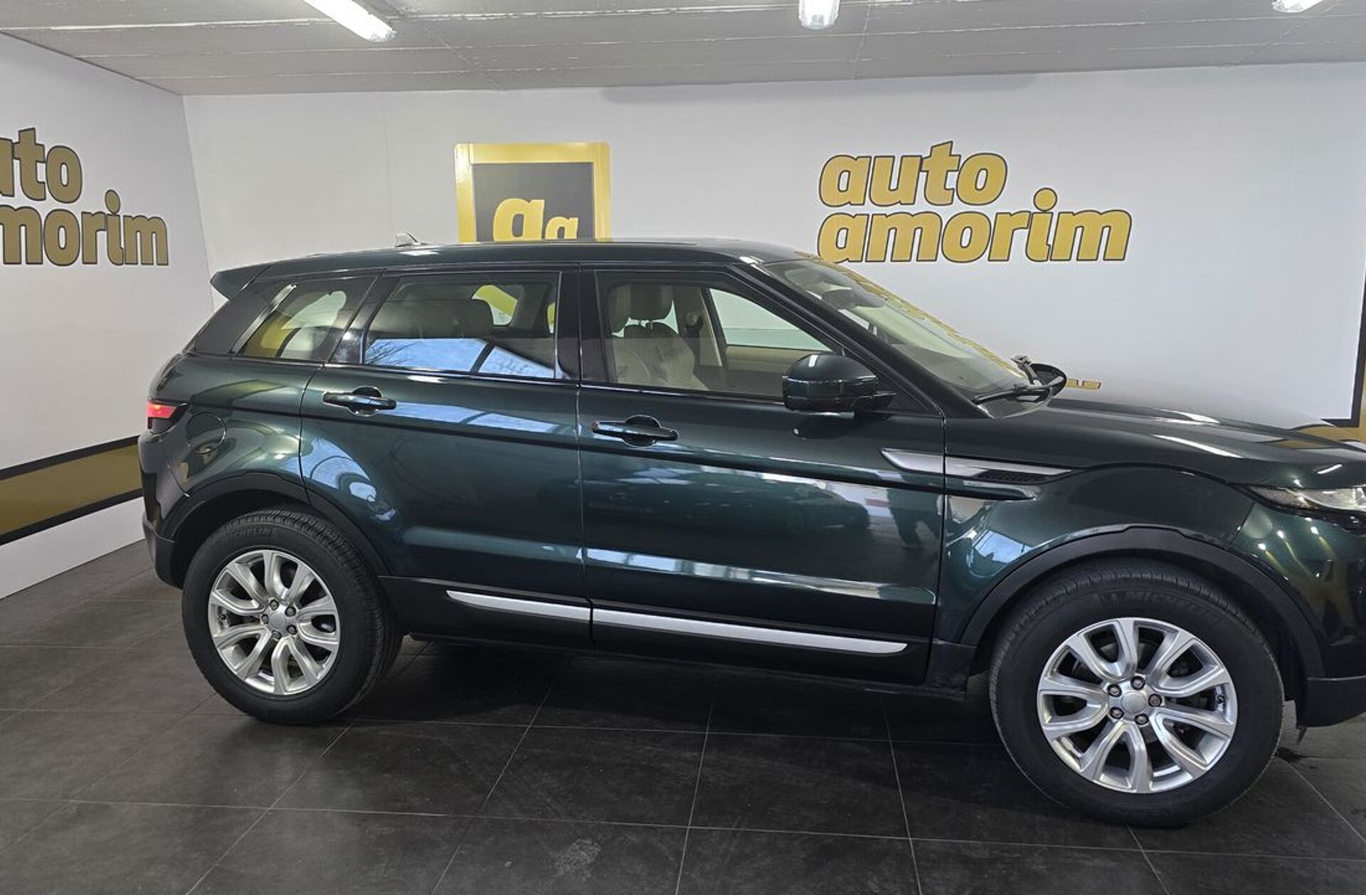 LAND ROVER Range Rover Evoque 2.0 TD4 SE