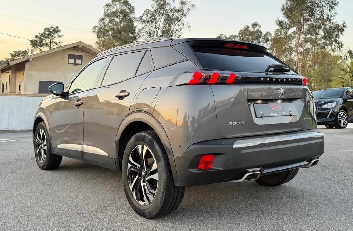 PEUGEOT 2008 1.2 PureTech GT Line