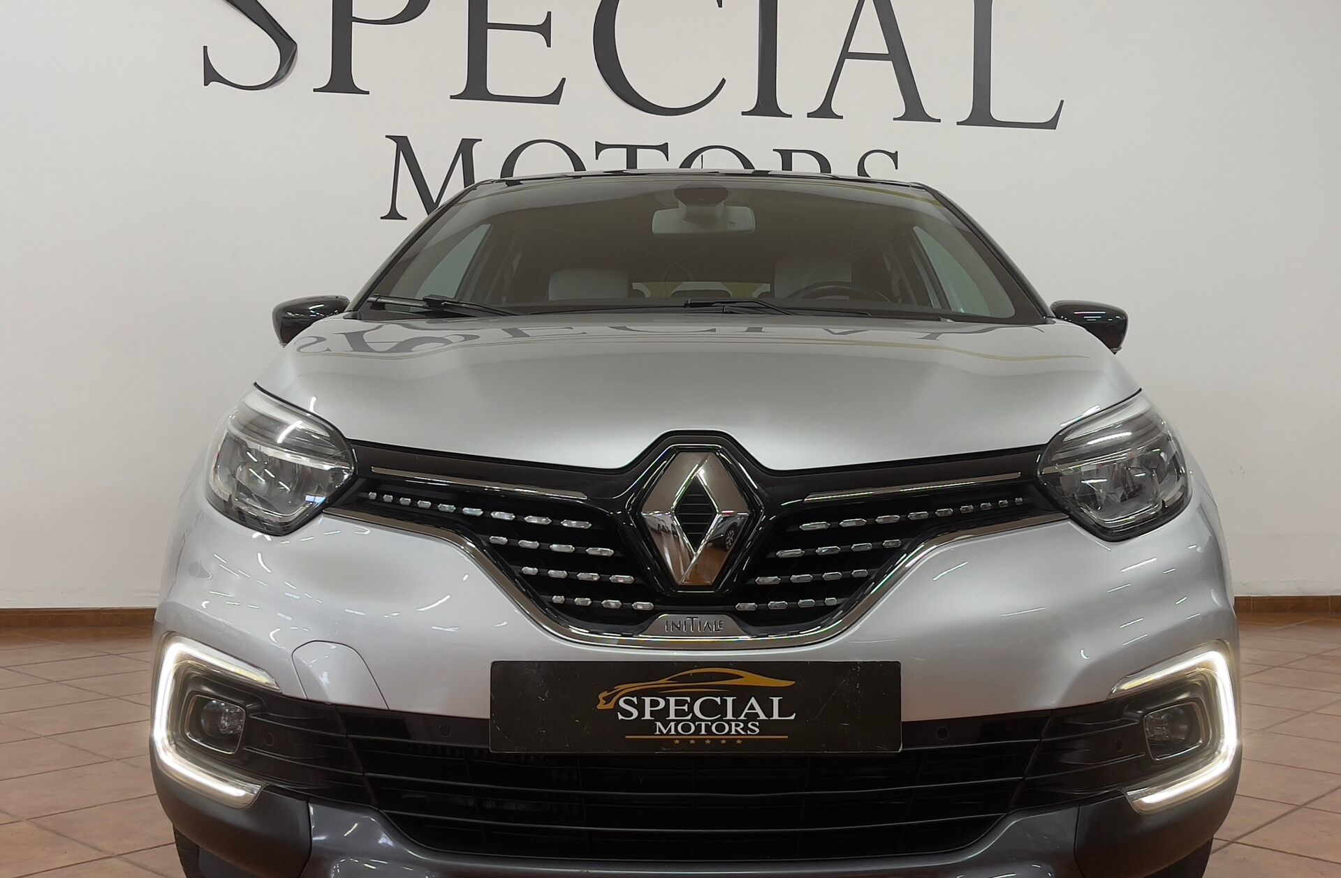 RENAULT Captur 0.9 TCe Initiale Paris