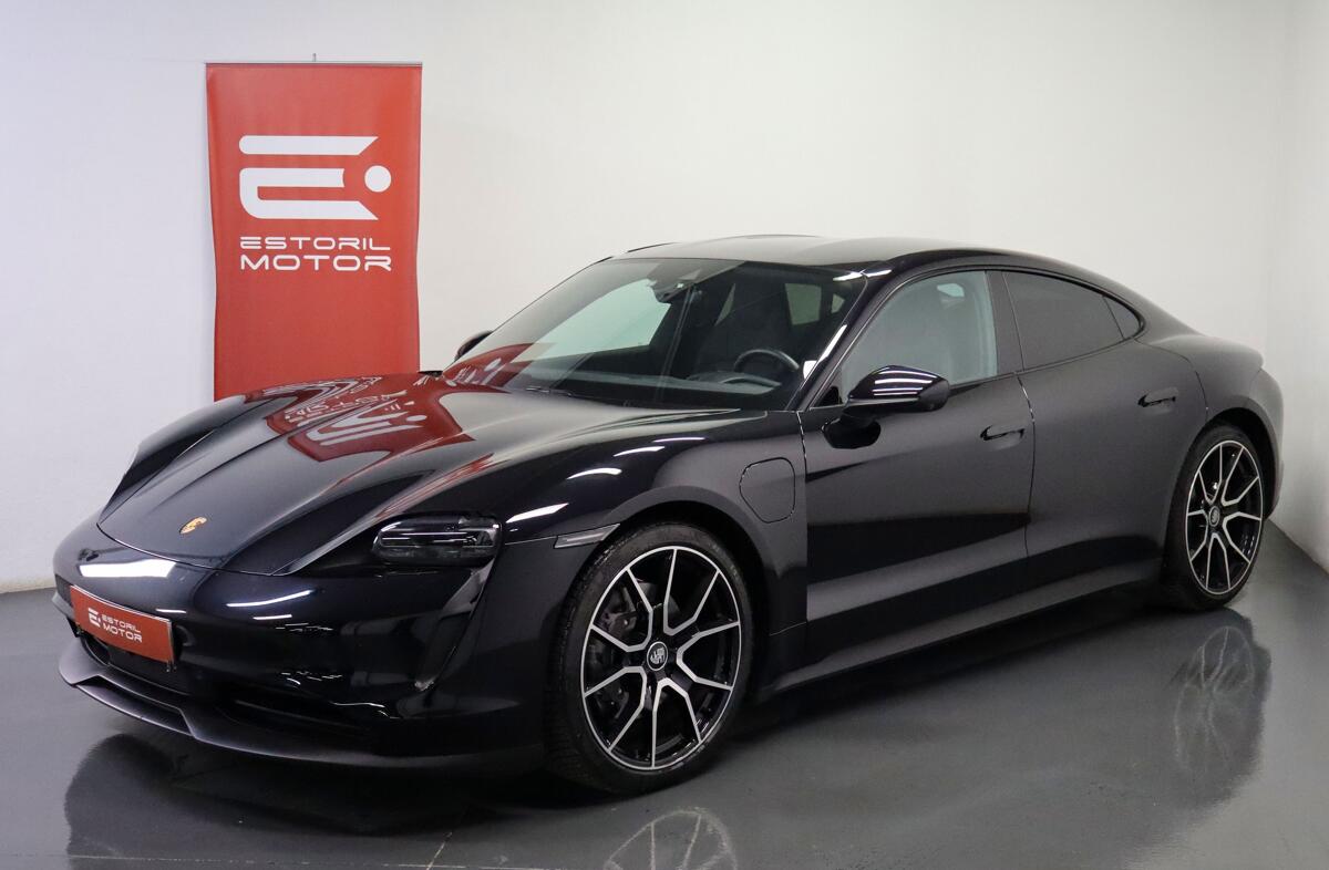 PORSCHE Taycan 4