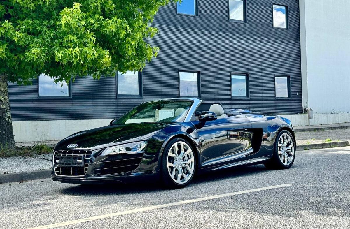 AUDI R8 5.2 FSi V10 quattro R-tronic