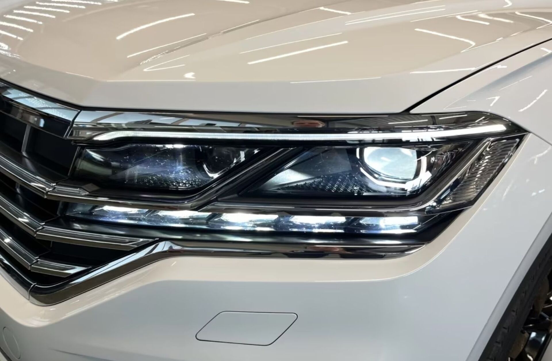 VOLKSWAGEN Touareg 3.0 TSI e-Hybrid