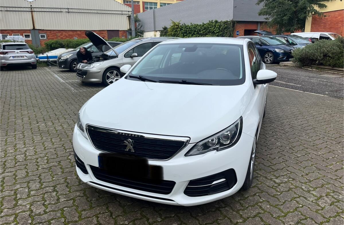 PEUGEOT 308 1.5 BlueHDi Business Line