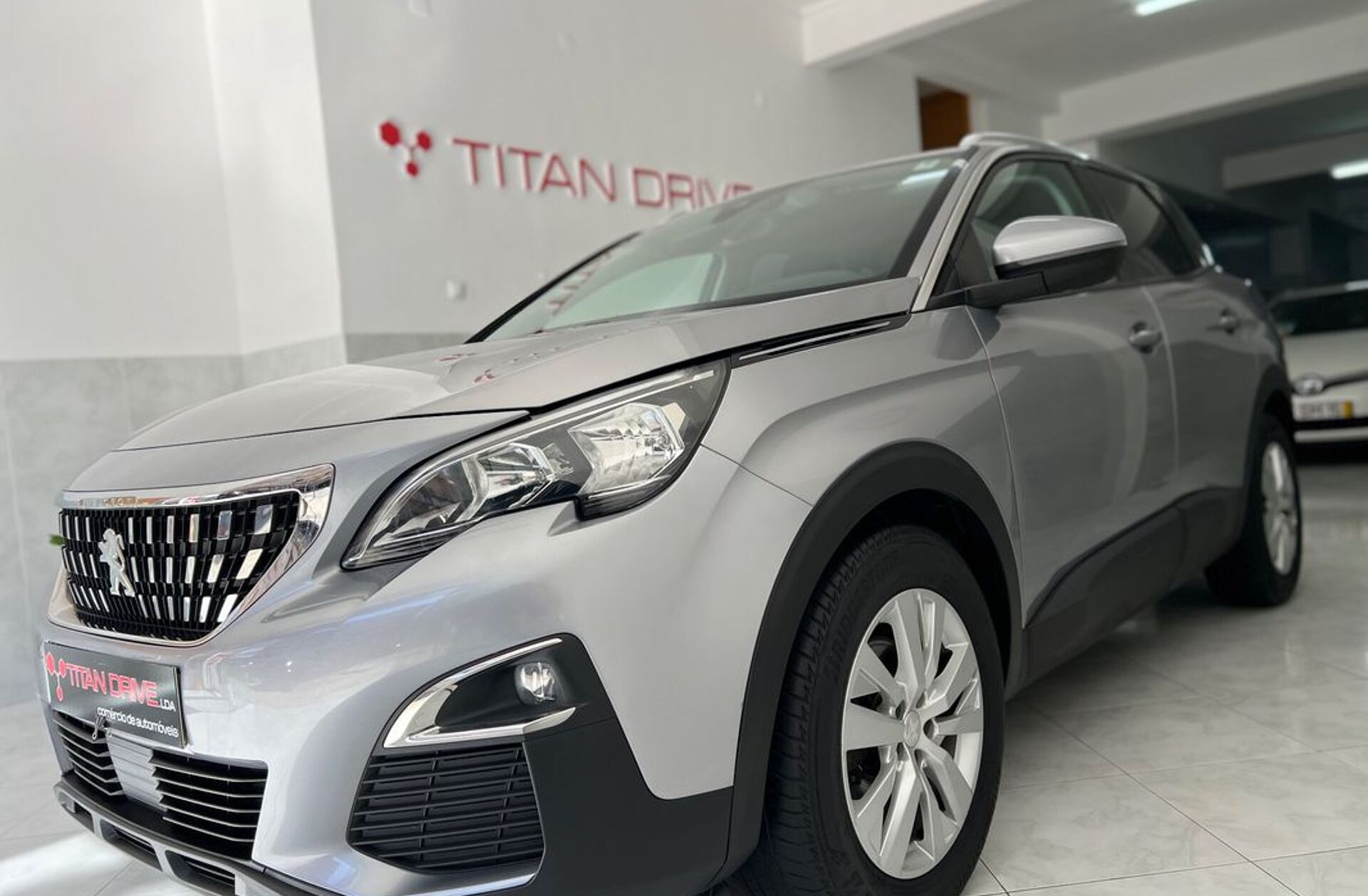 PEUGEOT 3008 1.5 BlueHDi Active