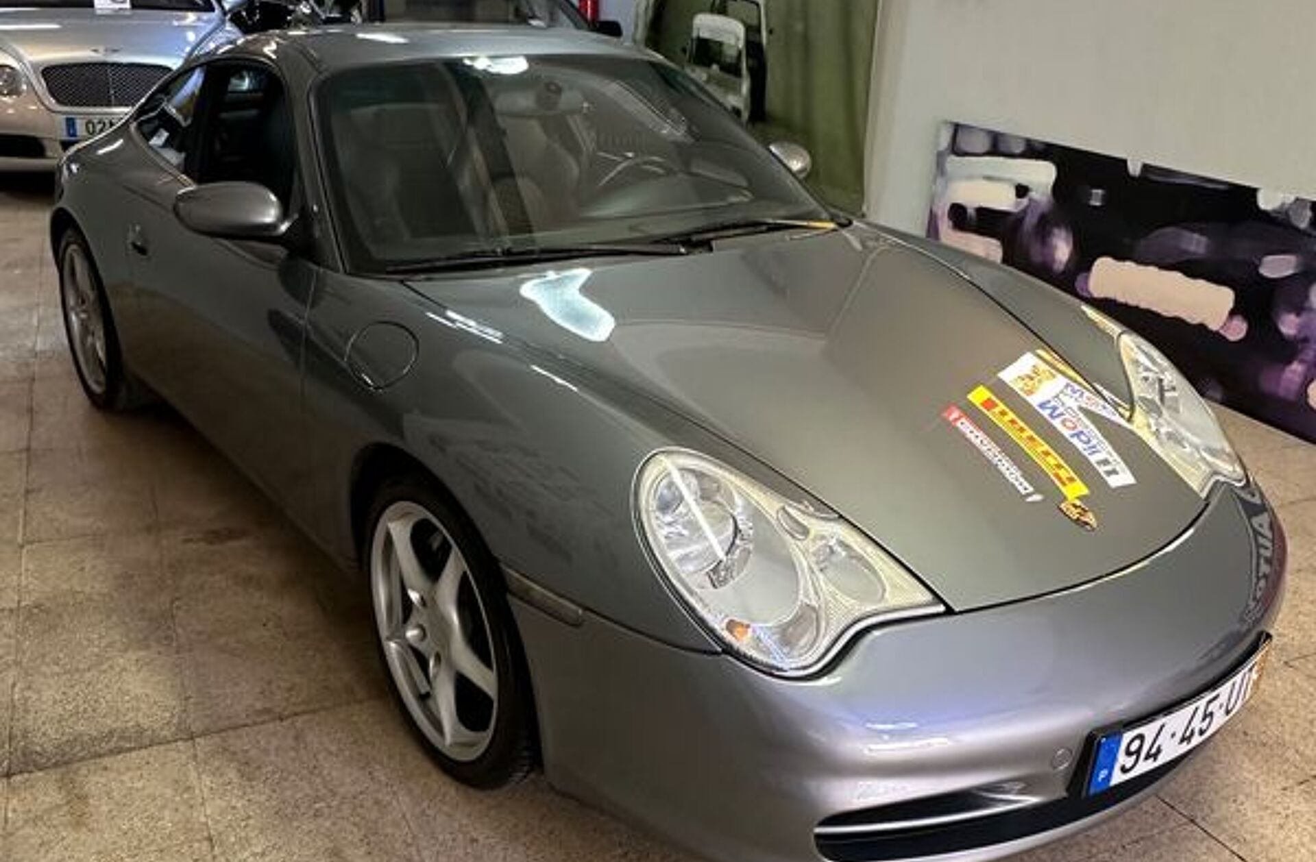 PORSCHE 911 Carrera 4