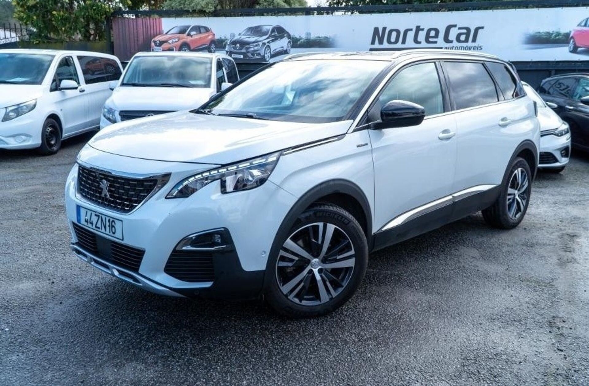 PEUGEOT 5008 1.5 BlueHDi GT Line