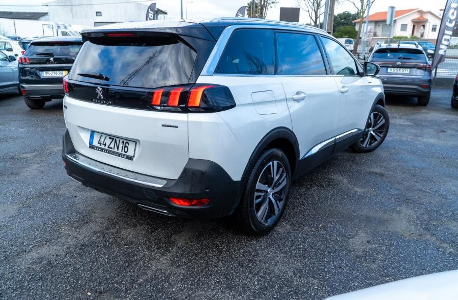 PEUGEOT 5008 1.5 BlueHDi GT Line