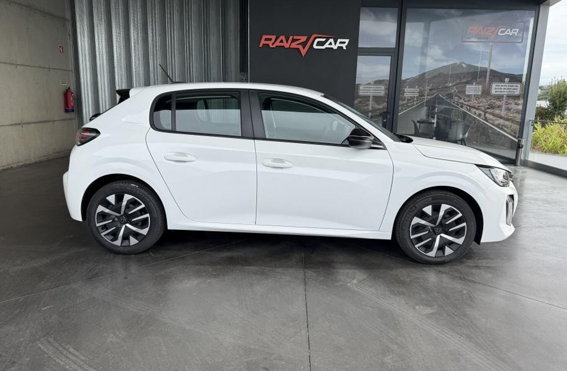 PEUGEOT 208 1.2 PureTech Active