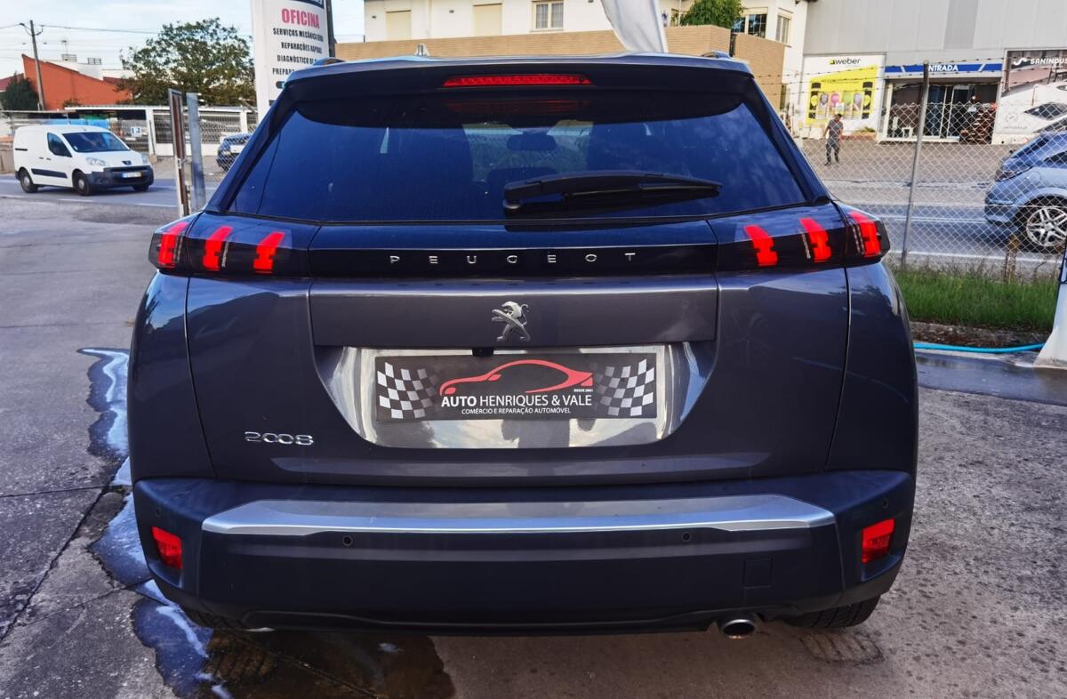 PEUGEOT 2008 1.5 BlueHDi Allure