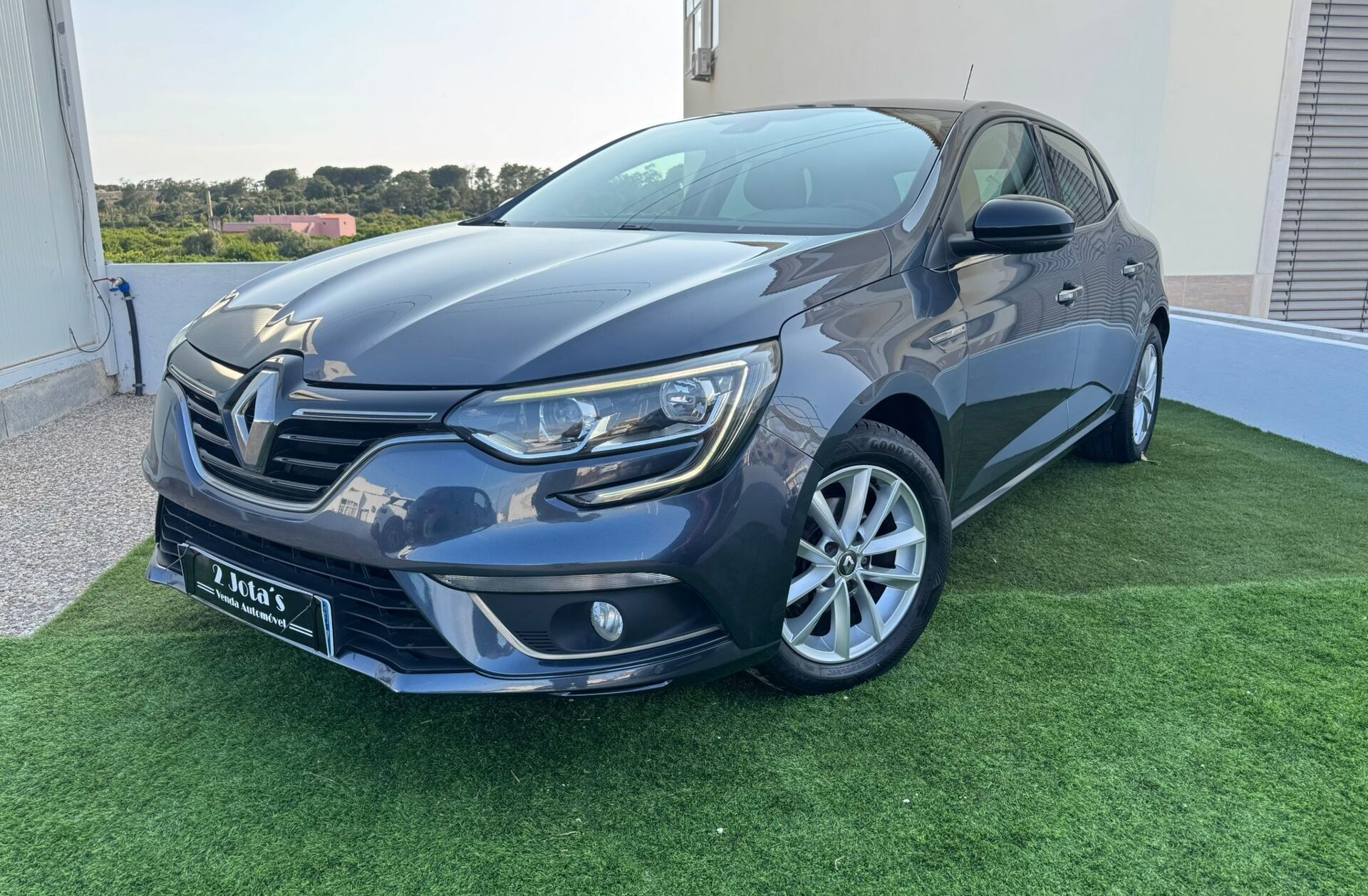 RENAULT Mégane 1.2 TCe Zen