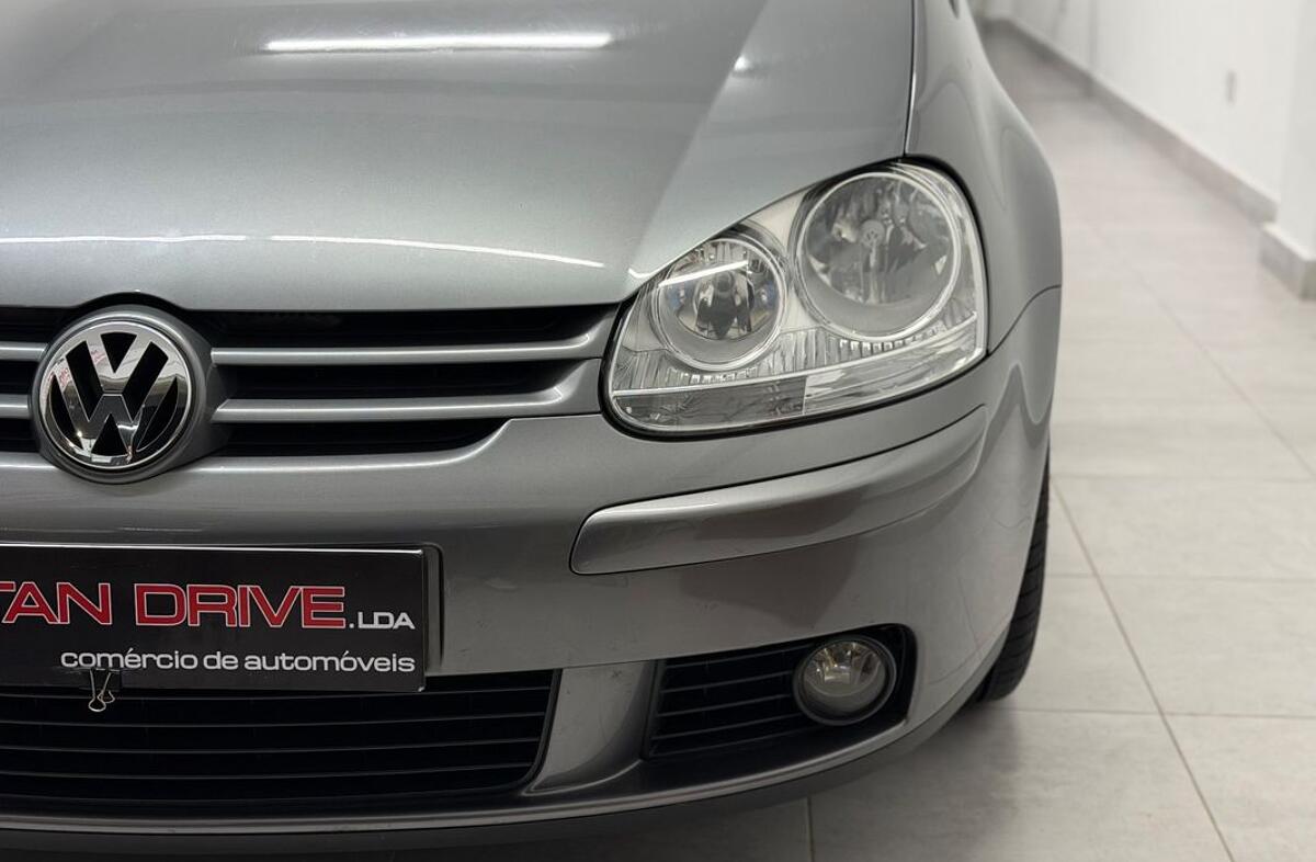 VOLKSWAGEN Golf 1.9 TDi BlueM. Trend. AC