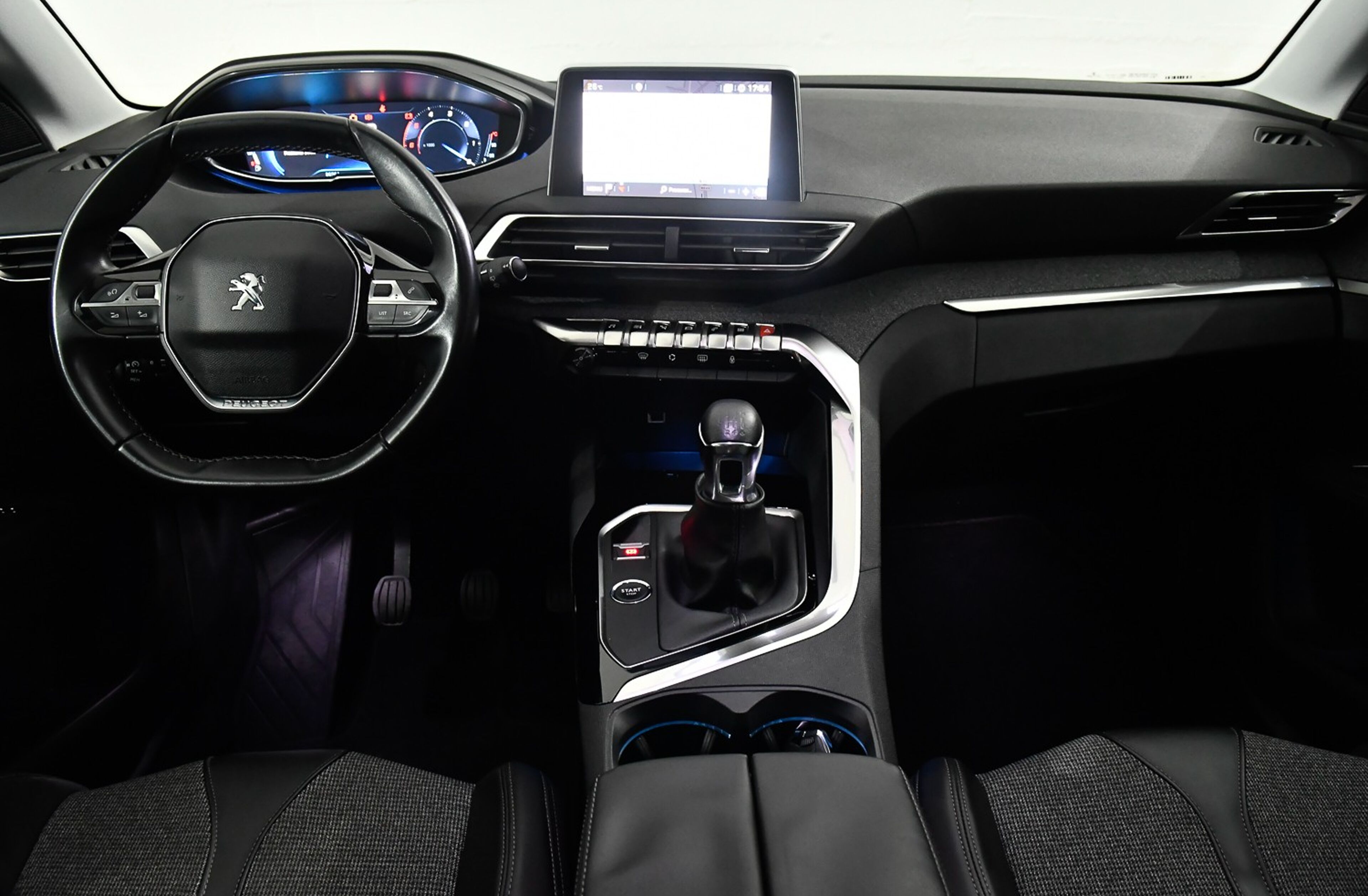 PEUGEOT 3008 1.2 PureTech Active Pack