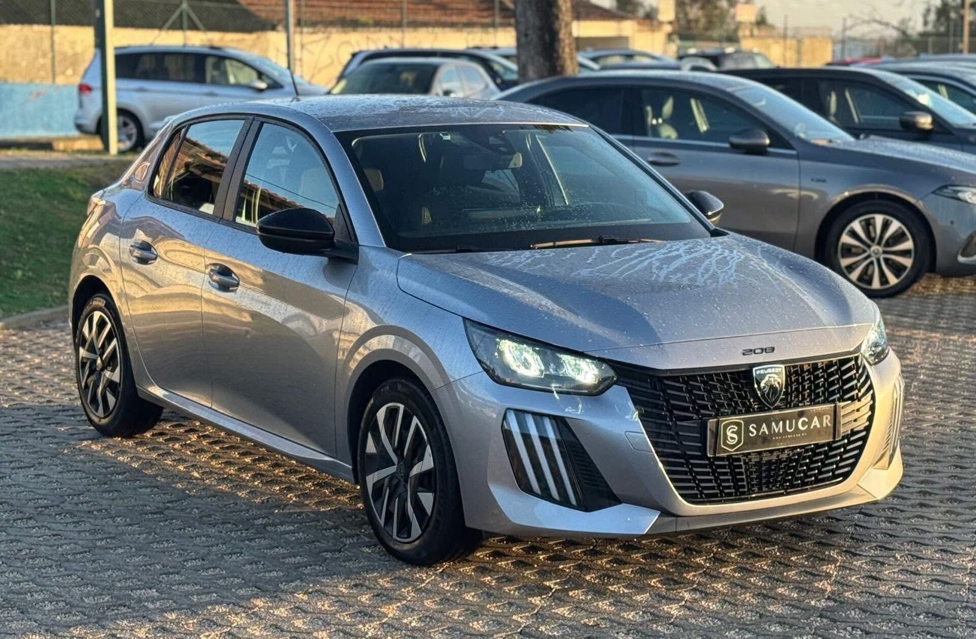 PEUGEOT 208 1.2 PureTech SE Style