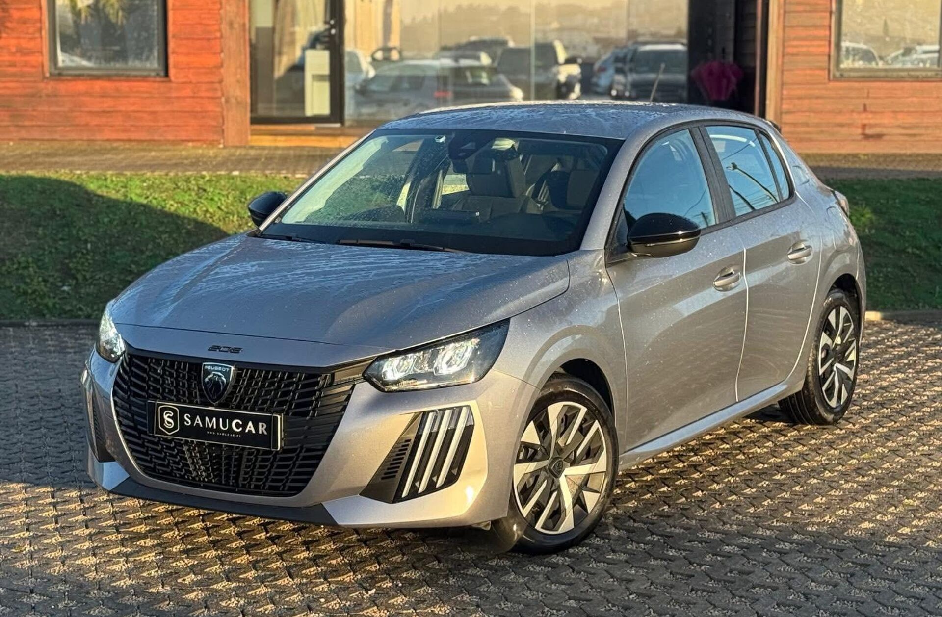 PEUGEOT 208 1.2 PureTech SE Style