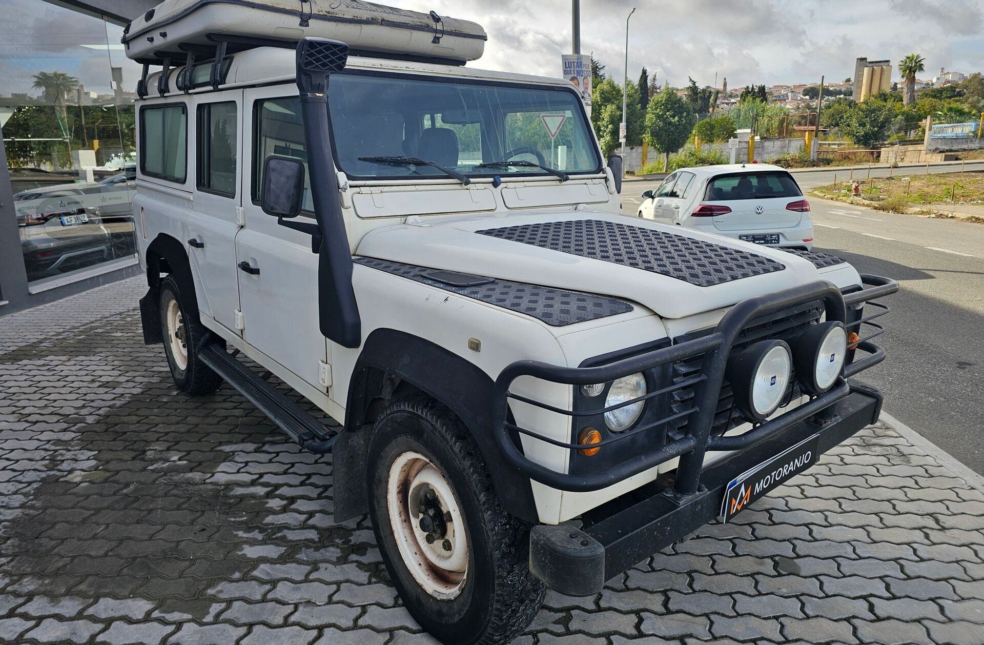 LAND ROVER Defender 110 2.5 TDi Metal Top