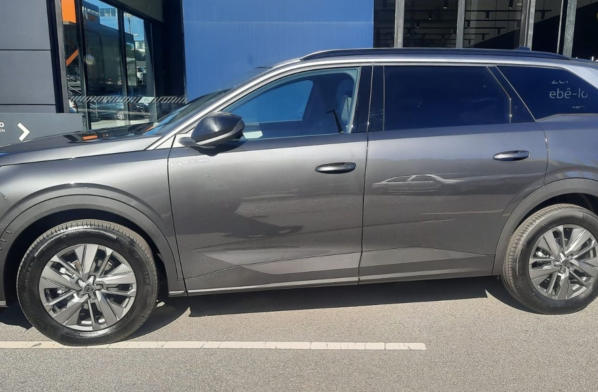 PEUGEOT 5008 1.2 Hybrid Allure e-DCS6