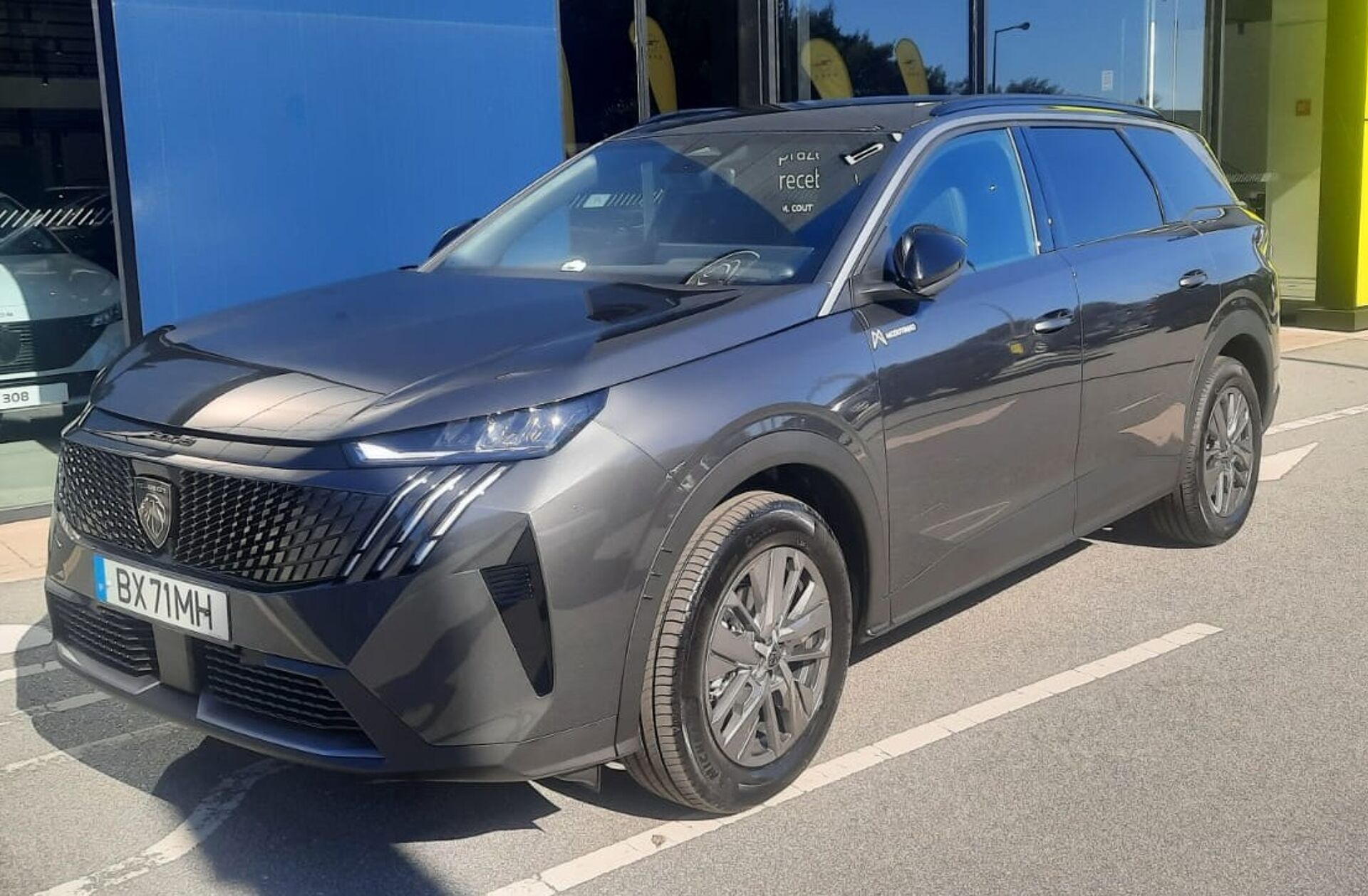 PEUGEOT 5008 1.2 Hybrid Allure e-DCS6