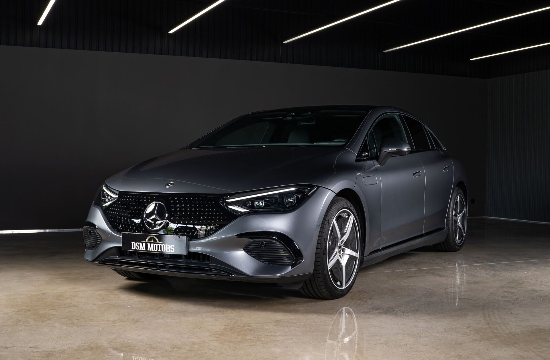 MERCEDES EQE 300 Edition Electric Art