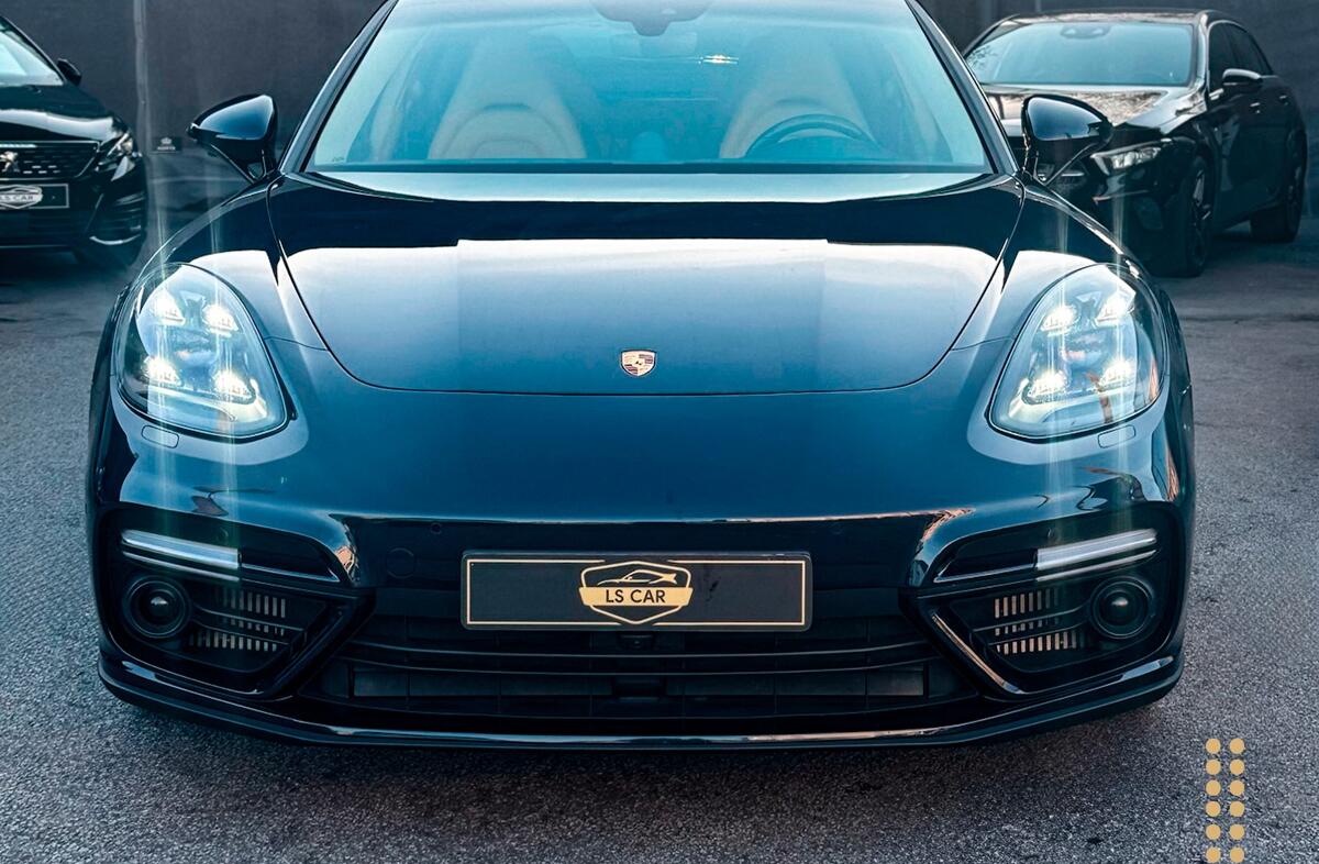 PORSCHE Panamera Turbo S E-Hybrid Executive