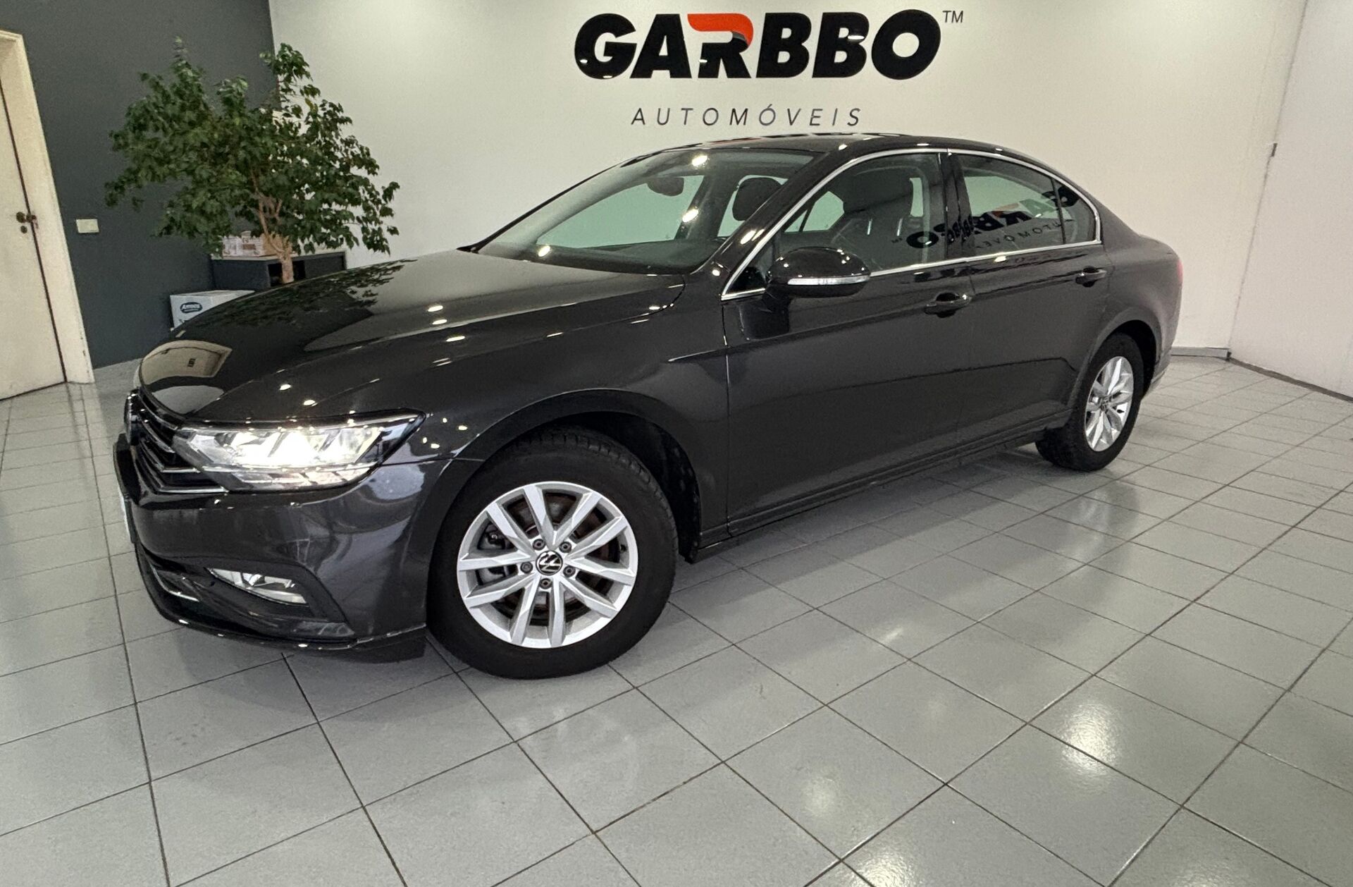 VOLKSWAGEN Passat 2.0 TDI Business DSG