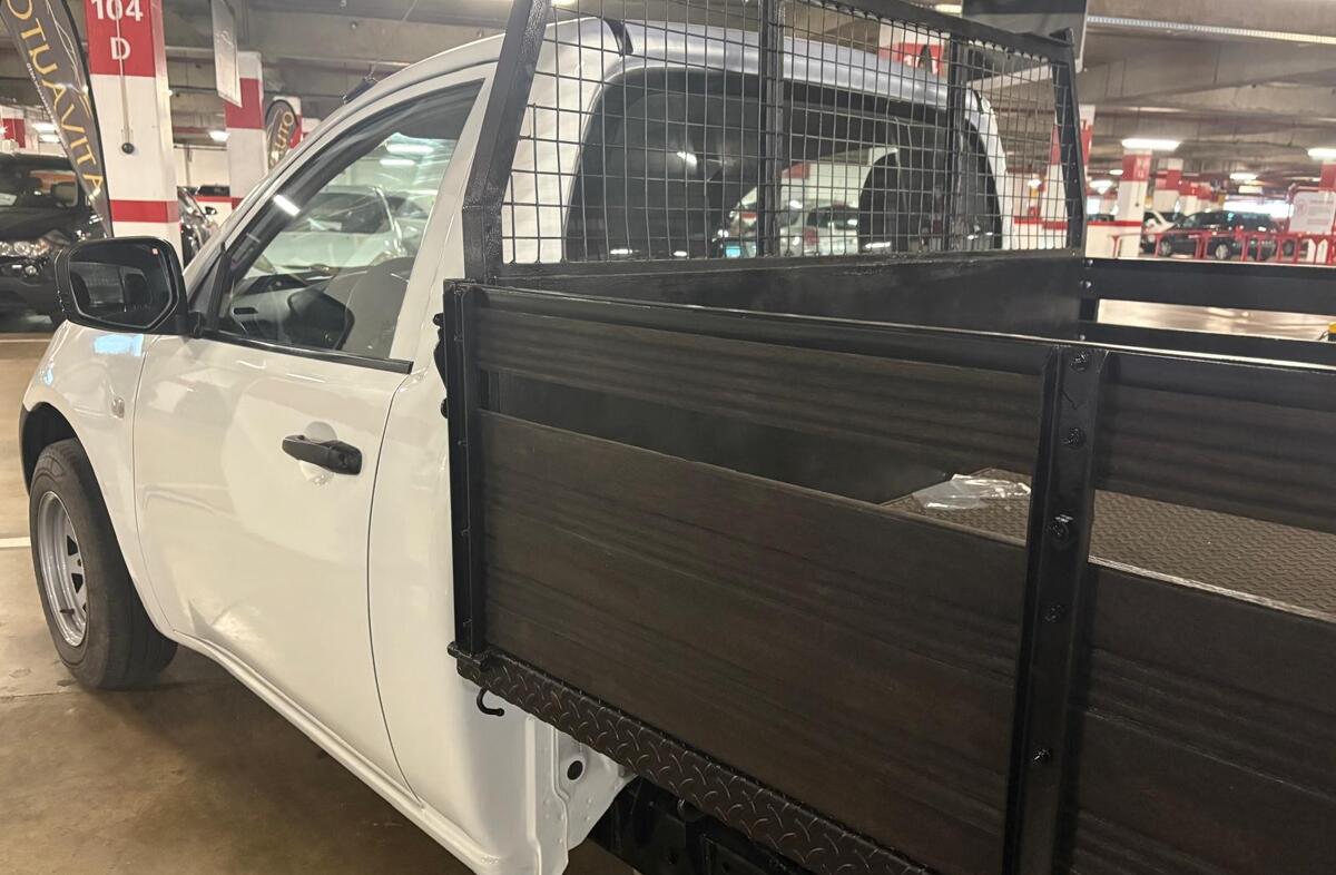 MITSUBISHI L 200 2.5 DI-D CD Inv.AC 4WD