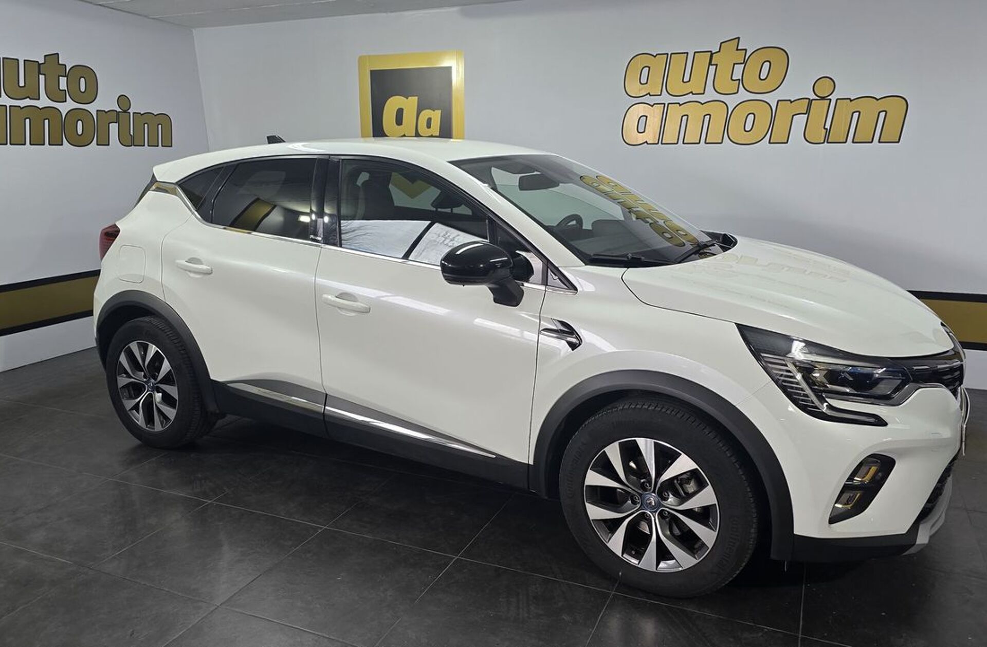 RENAULT Captur 1.6 E-Tech Plug-In Exclusive