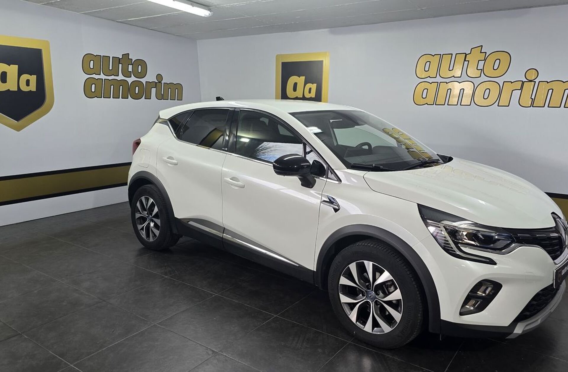 RENAULT Captur 1.6 E-Tech Plug-In Exclusive