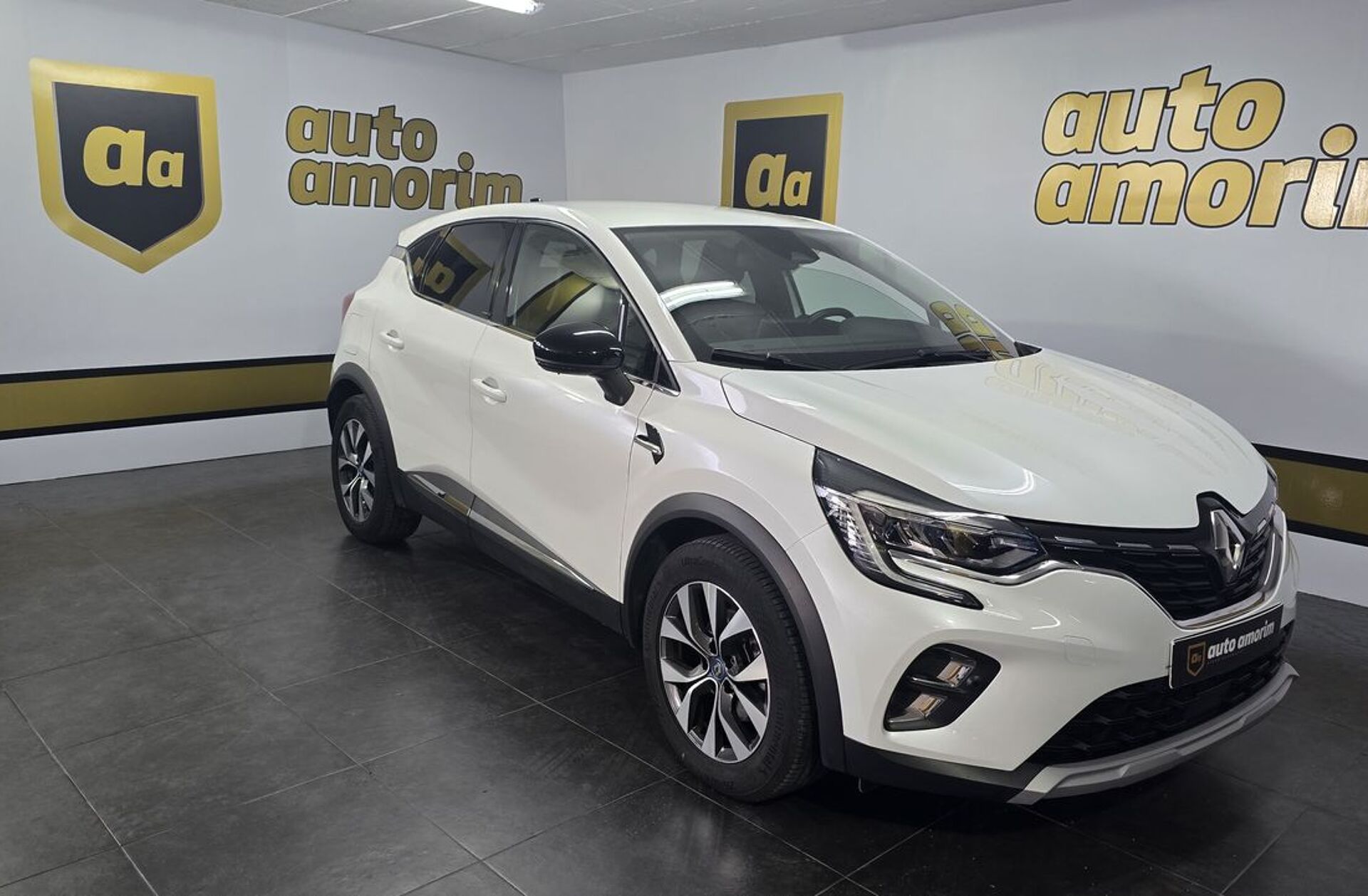 RENAULT Captur 1.6 E-Tech Plug-In Exclusive