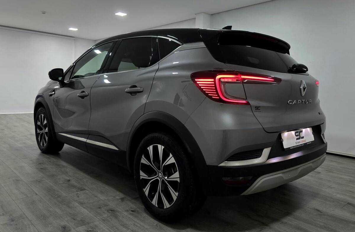 RENAULT Captur 1.6 E-Tech Full Hybrid Techno