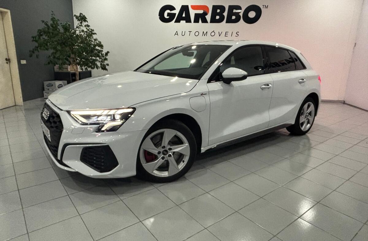 AUDI A3 SB 45 TFSIe S line