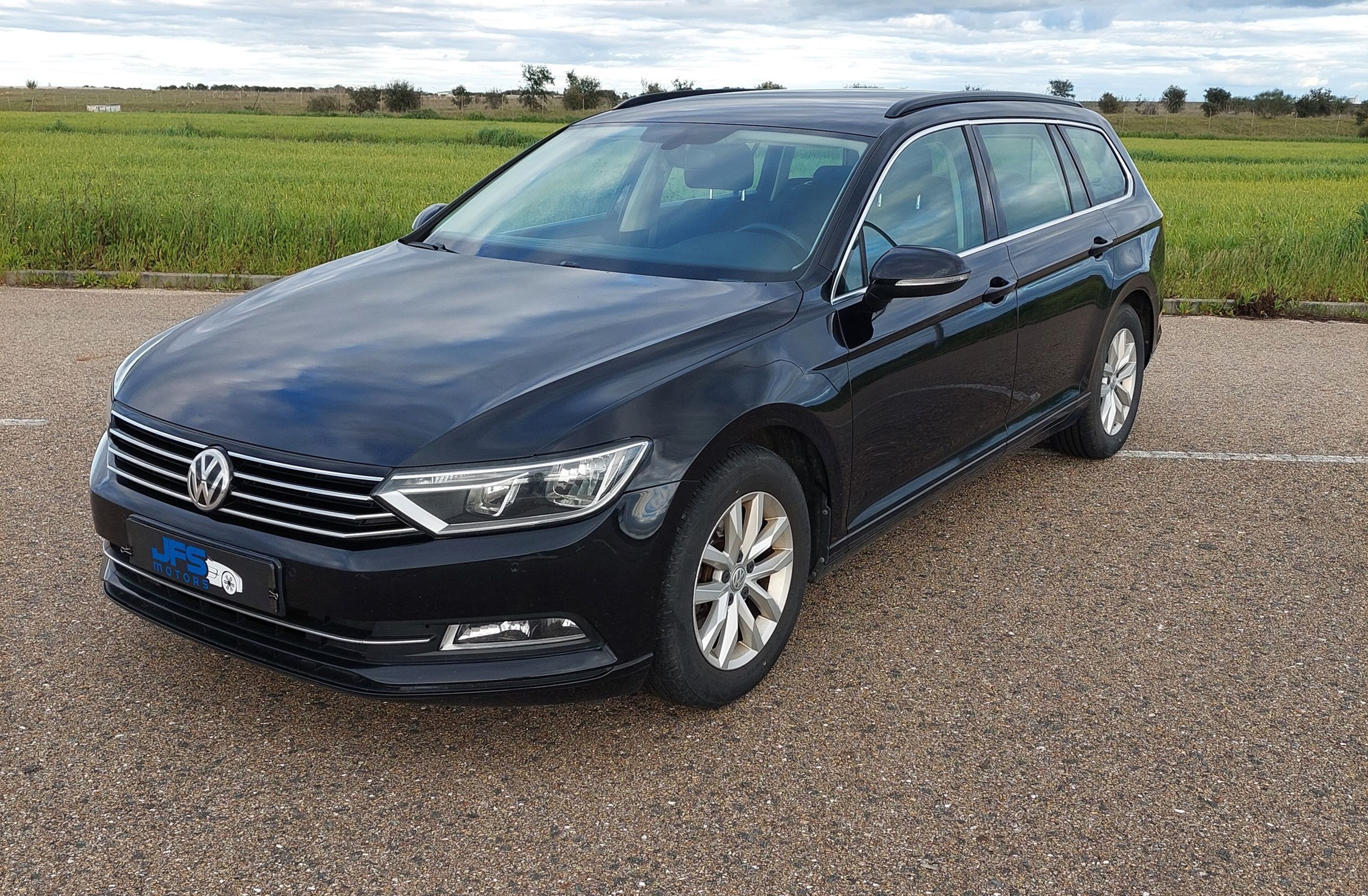 VOLKSWAGEN Passat 1.6 TDi Confortline