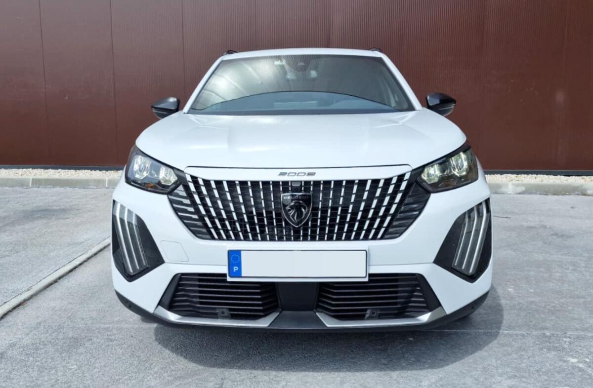 PEUGEOT 2008 1.2 PureTech Allure EAT8