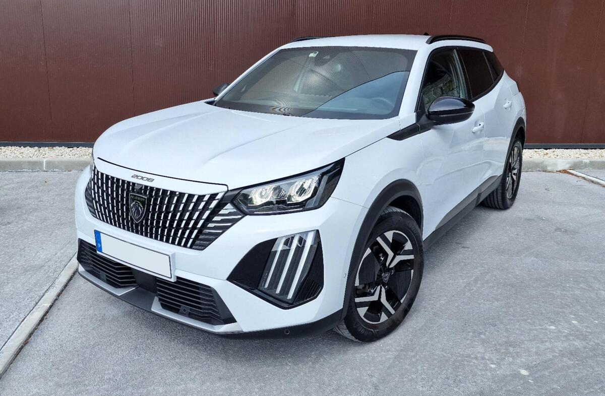 PEUGEOT 2008 1.2 PureTech Allure EAT8