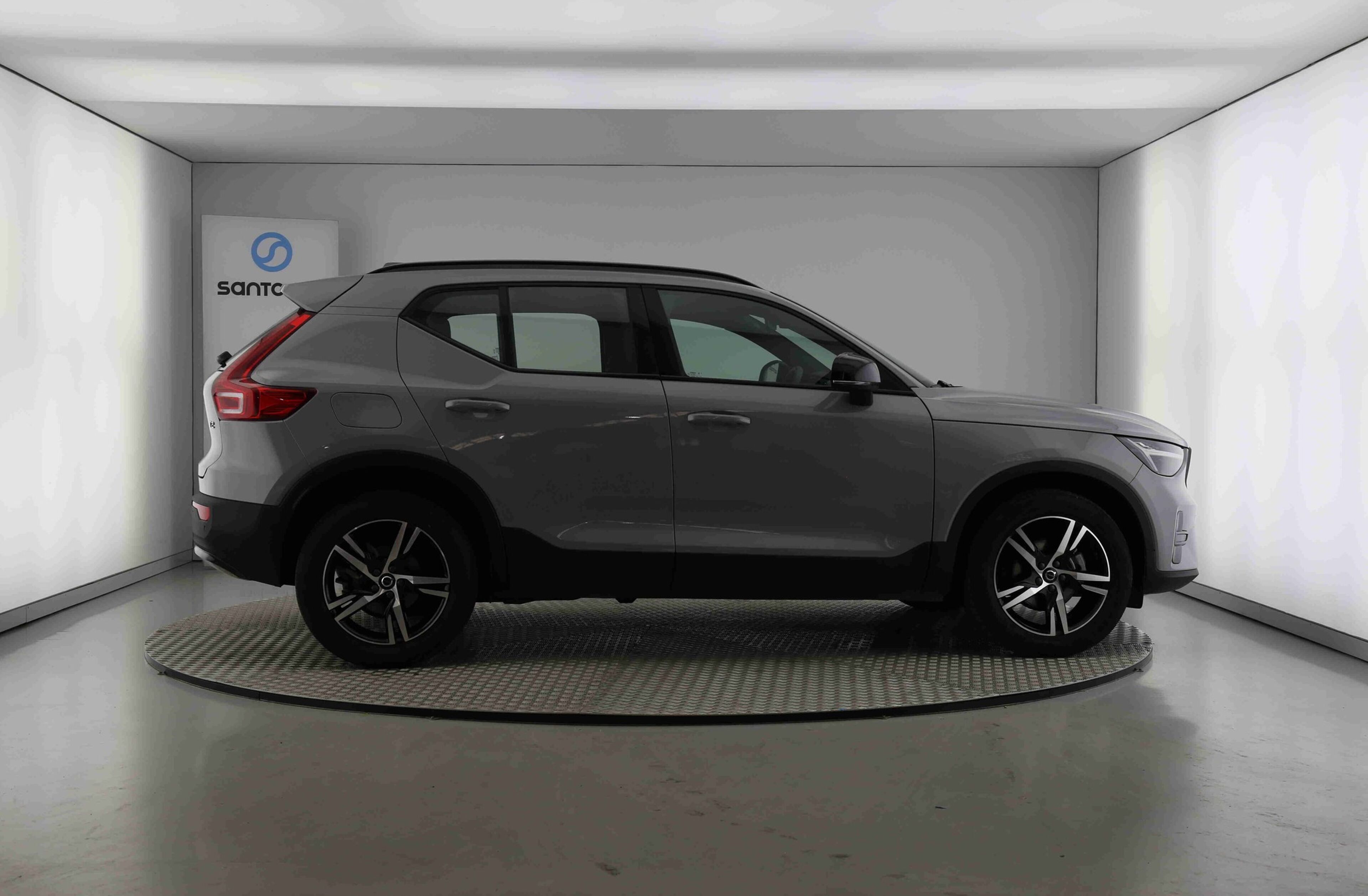 VOLVO XC40 1.5 T2 Plus Dark Auto