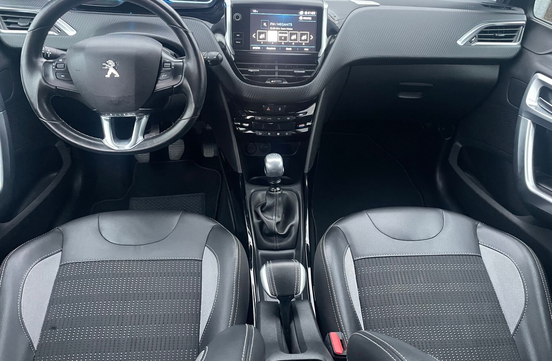 PEUGEOT 2008 1.2 PureTech Allure