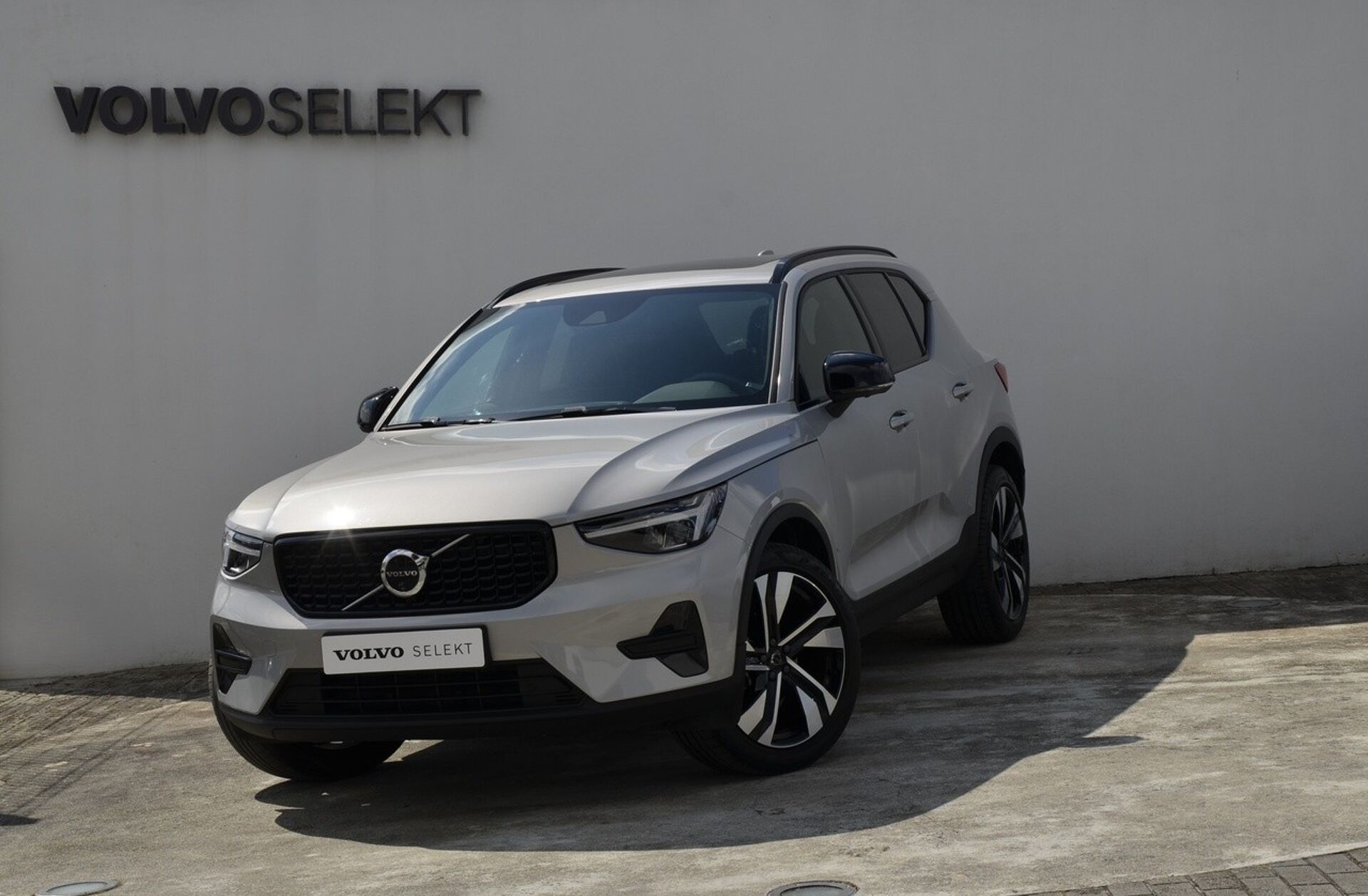 VOLVO XC40 1.5 T2 Plus Dark Auto