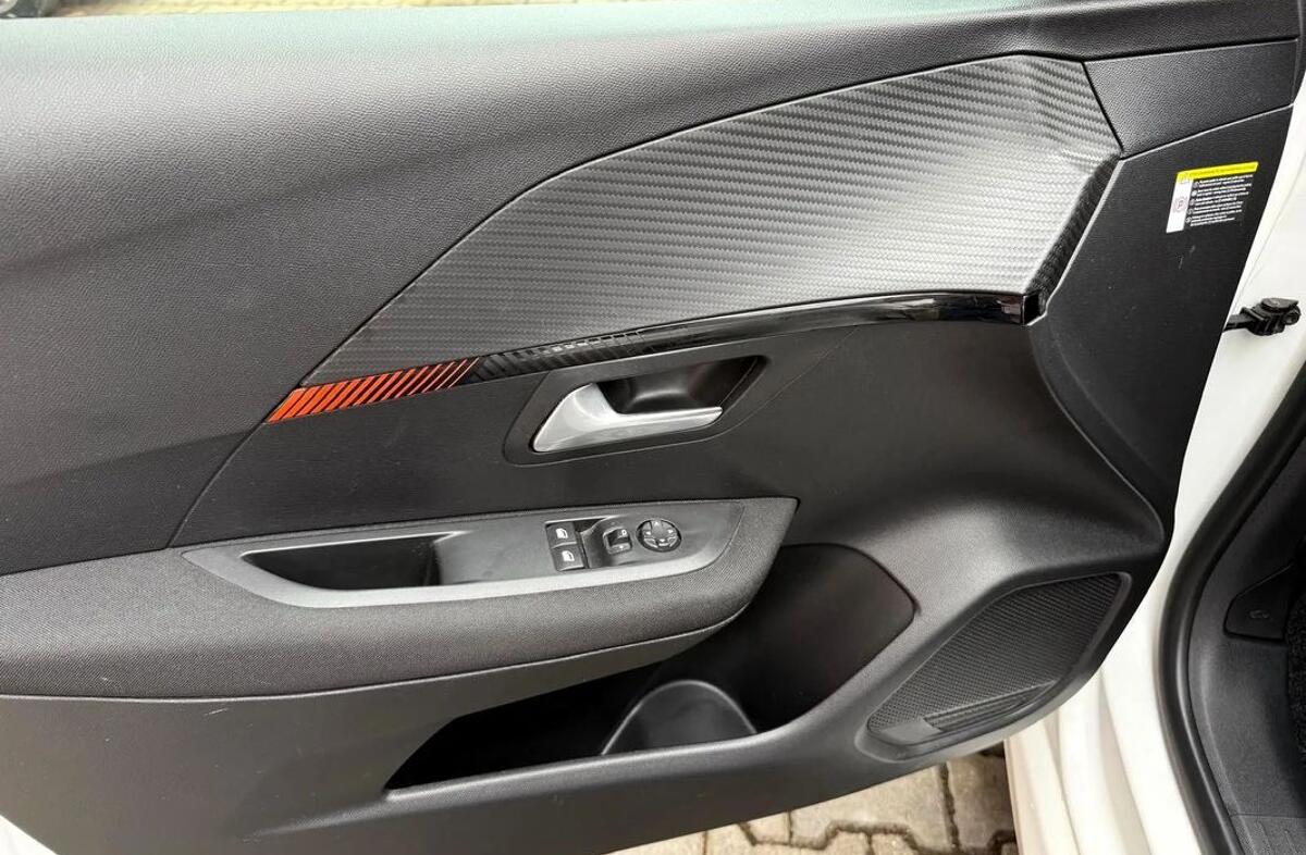 PEUGEOT 208 1.2 PureTech Allure EAT8