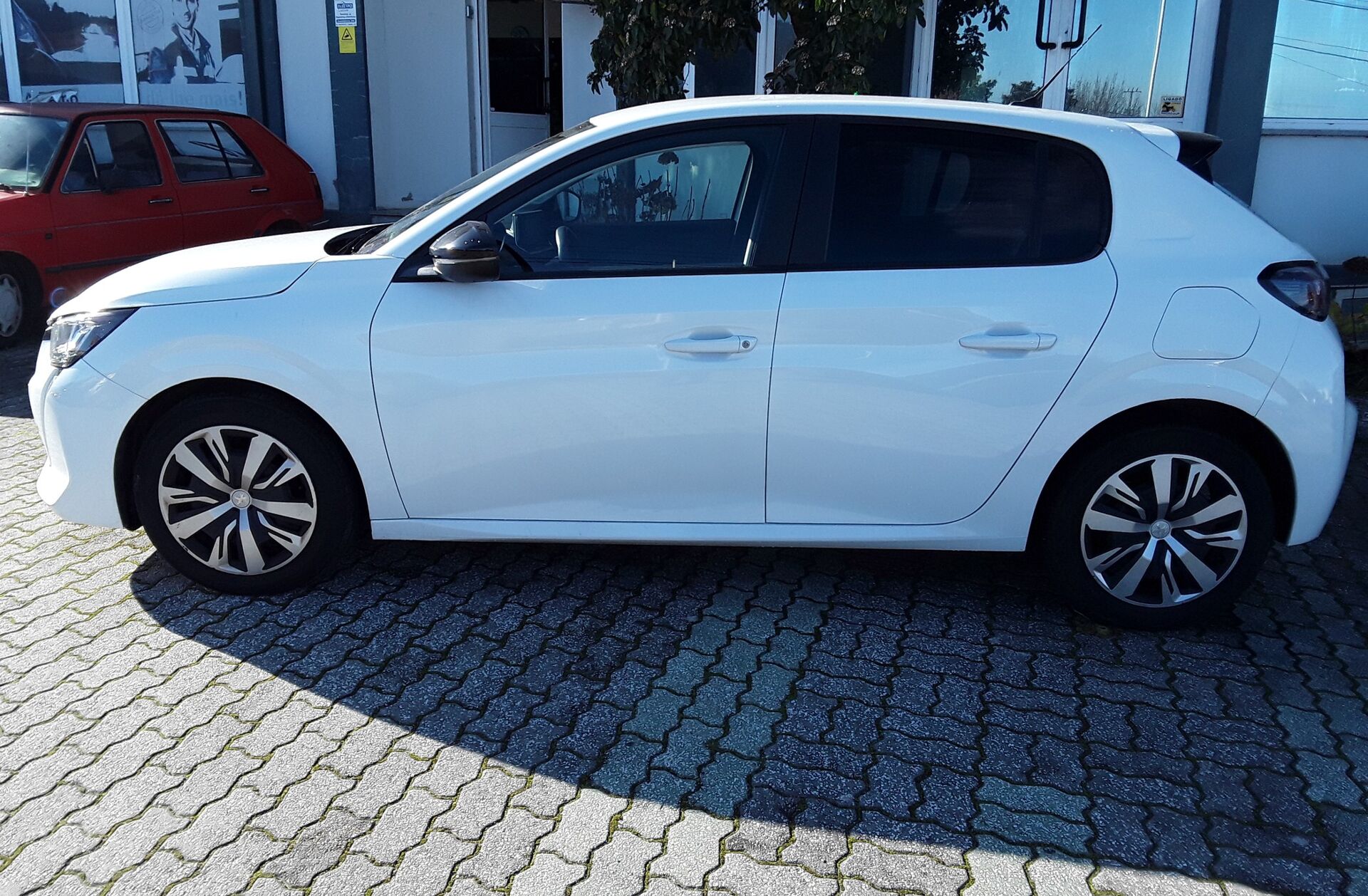 PEUGEOT 208 1.2 PureTech Active
