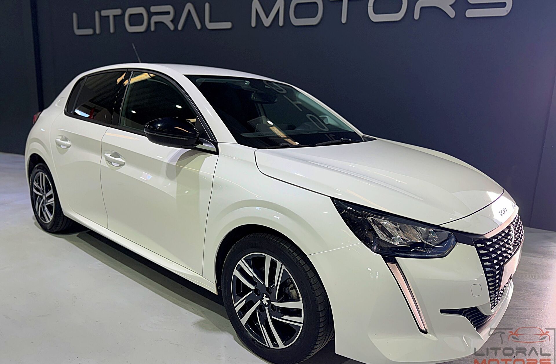 PEUGEOT 208 1.2 PureTech Allure