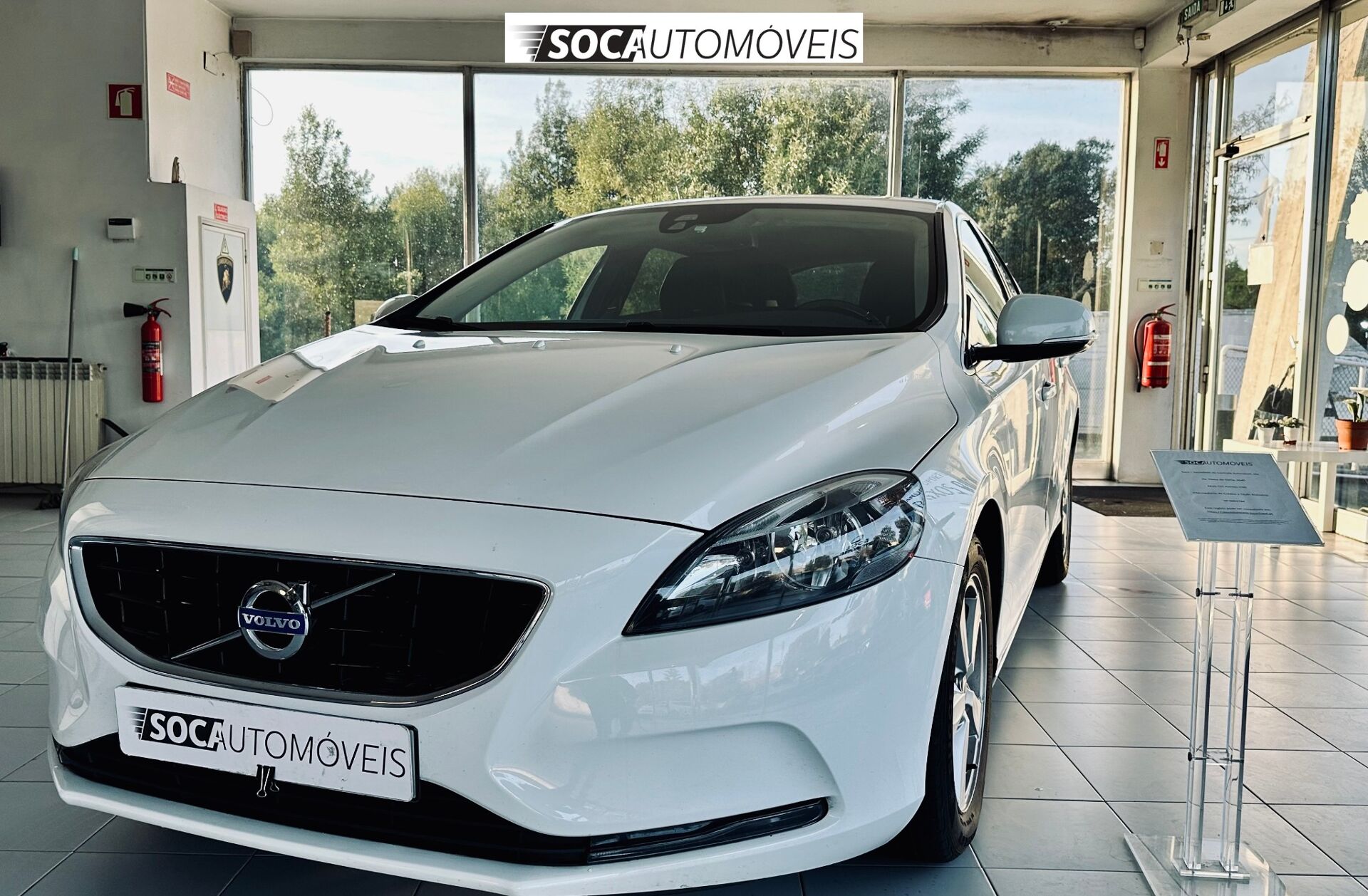 VOLVO V40 2.0 D4 R-Design Momentum Geartronic